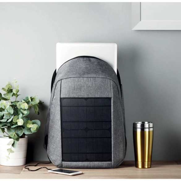 Sac à dos avec chargeur solaire intégré "Sunbag"