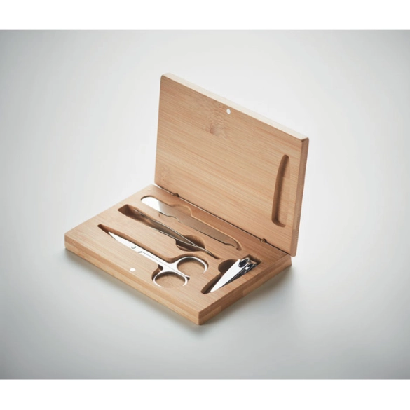 SEWA, Set de manucure
